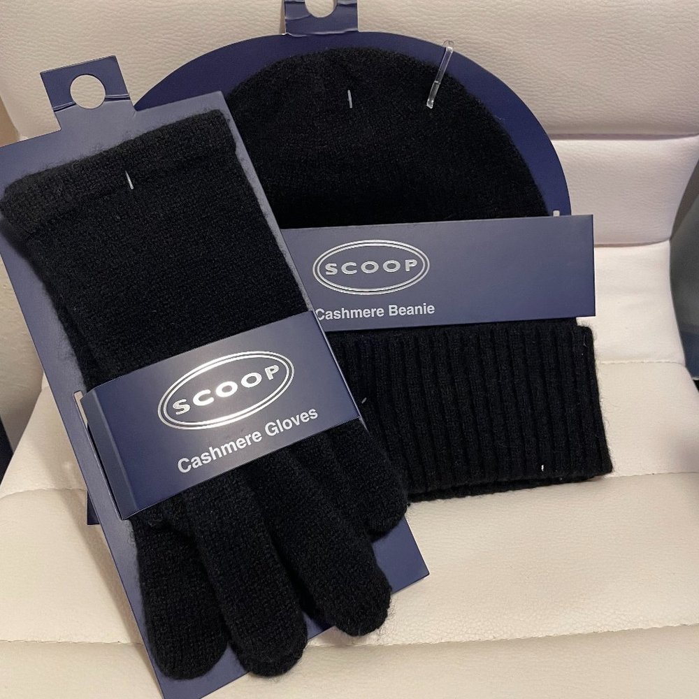 Scoop Women’s Cashmere Cuff Beanie in Gray with Gloves set